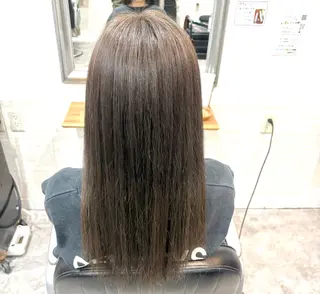 ロング カラー 堀川 希歩のヘアスタイル
