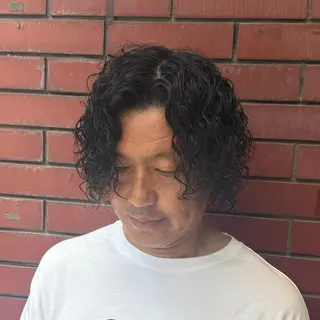ミディアム パーマ メンズ 柏メンズカットパーマ NO.1タイチのヘアスタイル