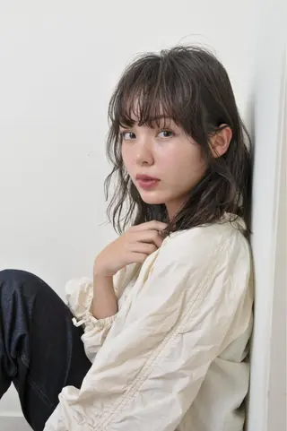 ミディアム カラー Neolive caffのヘアスタイル