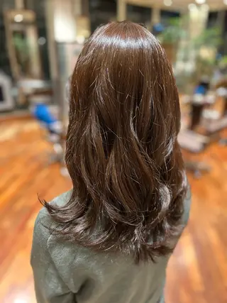 ロング カラー 多賀 亮真のヘアスタイル