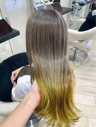 ロング カラー 艶髪/ハイトーン ️🫧rino🫧のヘアスタイル