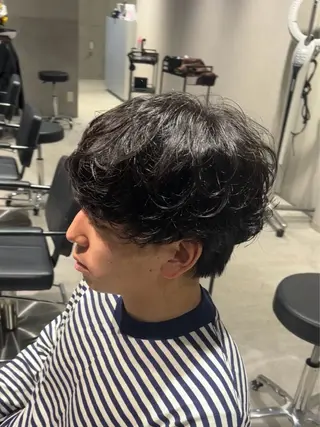 ショート カラー パーマ メンズ 【シャドウパーマ センターパート】義心のヘアスタイル