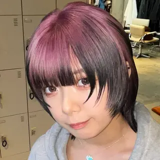 ショート ウルフ/レイヤー/ ブリーチカラーのヘアスタイル
