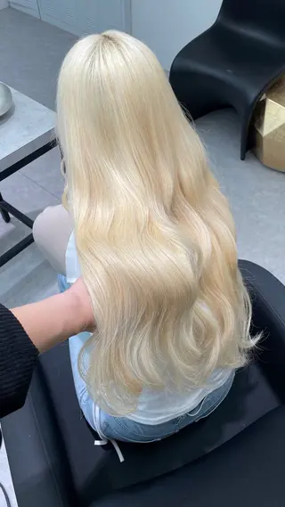セミロング カラー 🫧盛れハイトーン/ ブリーチ特化🎀サキのヘアスタイル