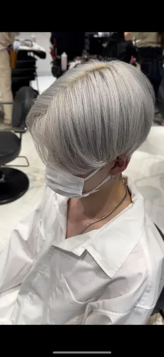 カラー 👑ホワイトカラー ブロンド特化👑映人のヘアスタイル