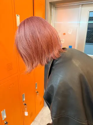 ショート カラー ブリーチモデル yumekaのヘアスタイル