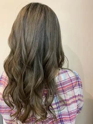 ロング カラー T つぐみのヘアスタイル