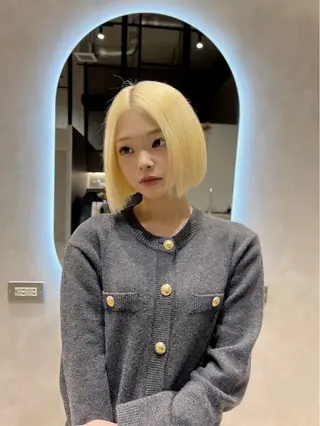 ショート 🩵シオリ/透明感/ ハイトーン🩵のヘアスタイル