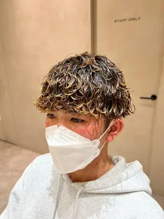 ショート パーマ メンズ 波巻きスパイラルパー マ/シャドウパーマ駿のヘアスタイル