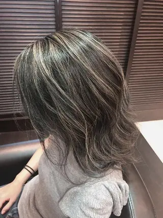 ミディアム カラー 前之園 ひかるのヘアスタイル