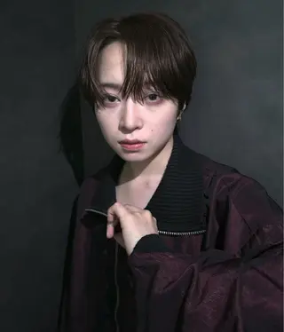 ショート 曲がる縮毛矯正 センターパート/翼のヘアスタイル