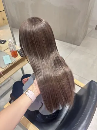 ロング カラー ヘアアレンジ ベージュ/グレージュ 🧸あやか/表参道のヘアスタイル