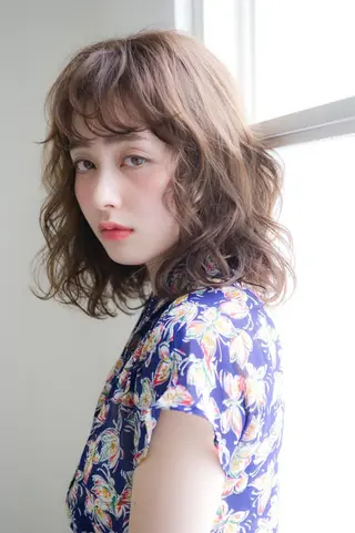 ミディアム カラー パーマ 水口 英里のヘアスタイル
