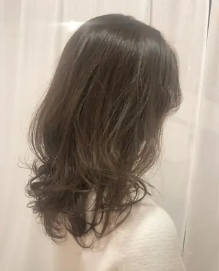 セミロング スタイリスト 佑梨のヘアスタイル