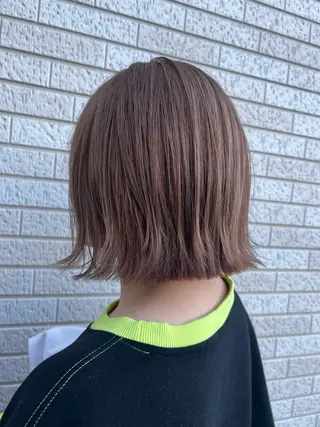 ミディアム カラー 佐藤 茉実のヘアスタイル