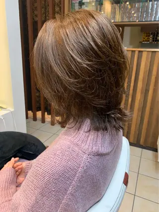 ミディアム カラー 瀬川 茉衣子のヘアスタイル