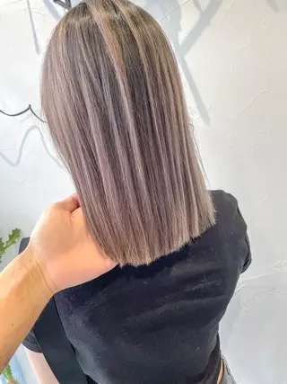 ミディアム Lit.豊橋 夏目のヘアスタイル