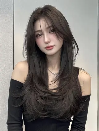 セミロング 橋本 眞穂のヘアスタイル