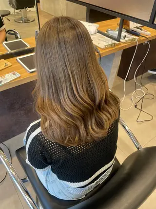 セミロング カラー 佐藤 由依/水光カラーのヘアスタイル
