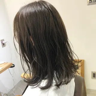 ミディアム カラー ウルフ/レイヤー/ ベージュ/山宮 大樹のヘアスタイル