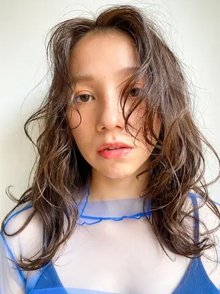 ミディアム パーマ カラー CEINE PATHのヘアスタイル