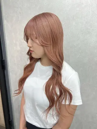 ロング カラー YUI ハイトーンカラーのヘアスタイル
