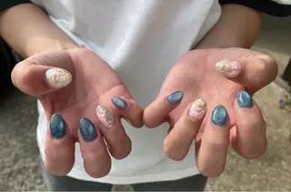 ミディアム ネイルサロンまきの所属・牧野 真都華のネイルデザイン