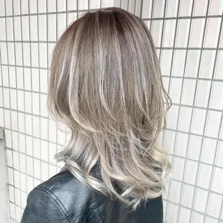 セミロング 原 千景のヘアスタイル