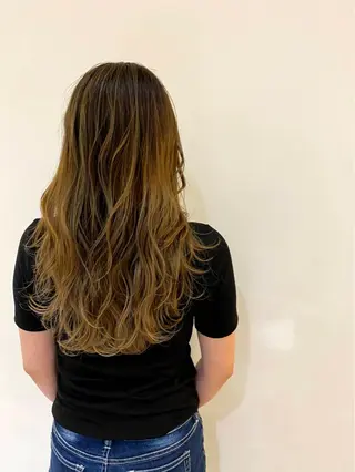 セミロング カラー 韓国風・ブリーチなし ・あり後藤 一斗店長のヘアスタイル