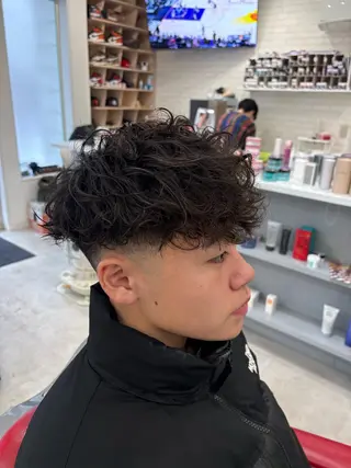 ショート パーマ メンズ 本間 颯太のヘアスタイル