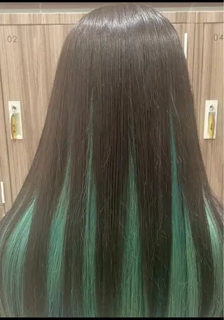 セミロング カラー 【複雑履歴ブリーチ】 中村　玲仁のヘアスタイル