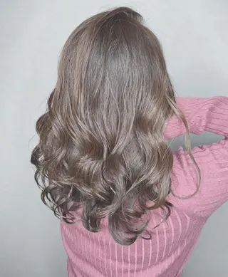 ロング カラー パーマ ヘアアレンジ 新宿駅近♡友達とOK 🦋W -ワット -のヘアスタイル
