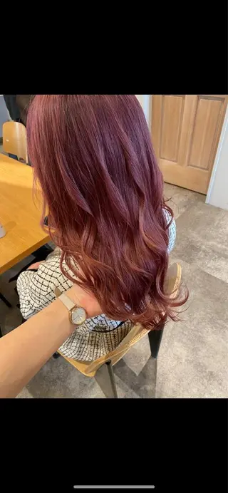 カラー 亀井 菜々花のヘアスタイル