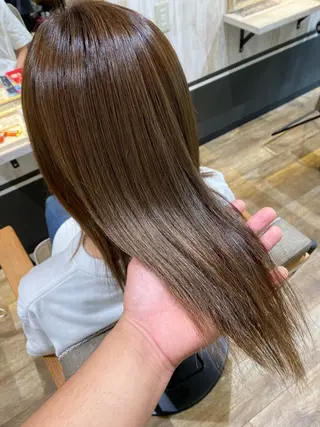 セミロング 必ず笑顔で帰っていた だきます！安田祐貴のヘアスタイル