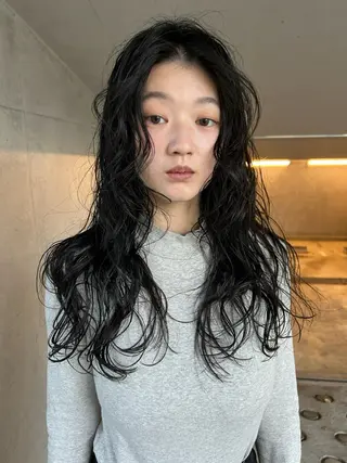 ロング パーマ niina suzukiのヘアスタイル