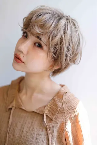 ショート カラー LOOP hairのヘアスタイル