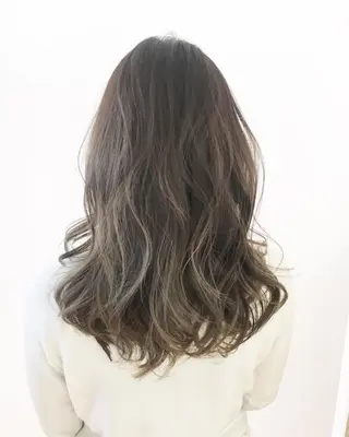 セミロング カラー ヘアアレンジ ✨艶髪✨透明感✨ 山内大樹のヘアスタイル