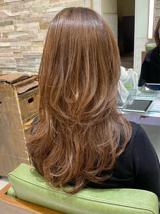 セミロング 石渡このみ 🍊レイヤーカットのヘアスタイル