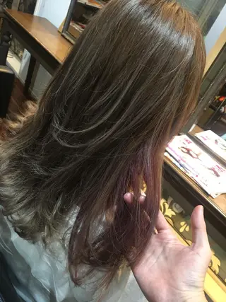 セミロング カラー 吉本 yoshimotoのヘアスタイル
