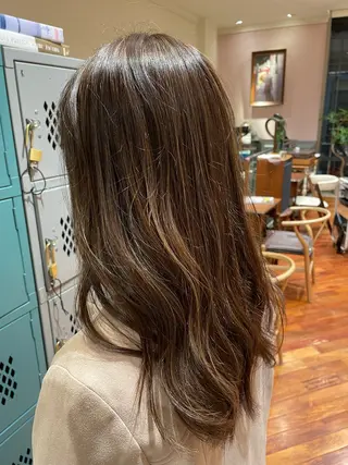 セミロング カットモデル ヨネダのヘアスタイル