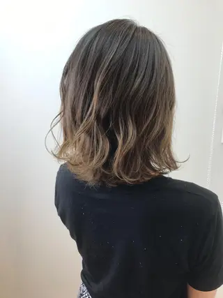 ミディアム カラー 湯浅 了一のヘアスタイル