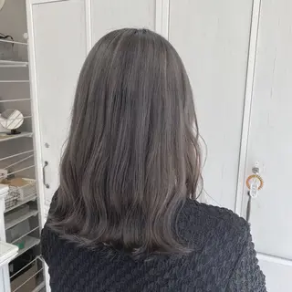 セミロング カラー 水瀬 咲夏のヘアスタイル