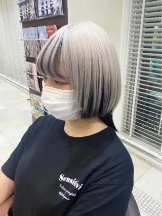 ショート カラー ハイトーンカラー／ Akari ₊˚✧のヘアスタイル