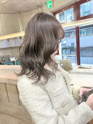 ミディアム カラー kai .のヘアスタイル