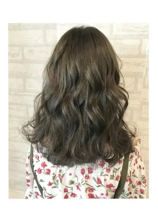 セミロング カラー RU RIのヘアスタイル