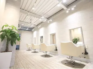 カラー ヘアアレンジ 🫧艶髪矯正🫧/ ハイトーン✨/矢澤のヘアスタイル