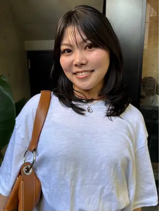 セミロング レイヤーカット\ウル フ　chinatsuのヘアスタイル