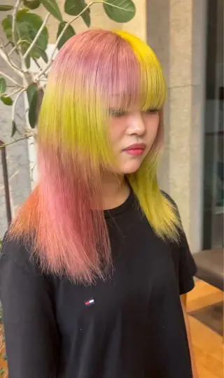 セミロング カラー ツヤ髪ハイトーン ×レイヤー🌝リオのヘアスタイル