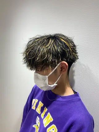 ミディアム カラー パーマ メンズ 渋谷【メンズ職人】 ツイスパ・メッシュのヘアスタイル