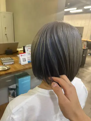 ショート カラー mono / Manatoのヘアスタイル